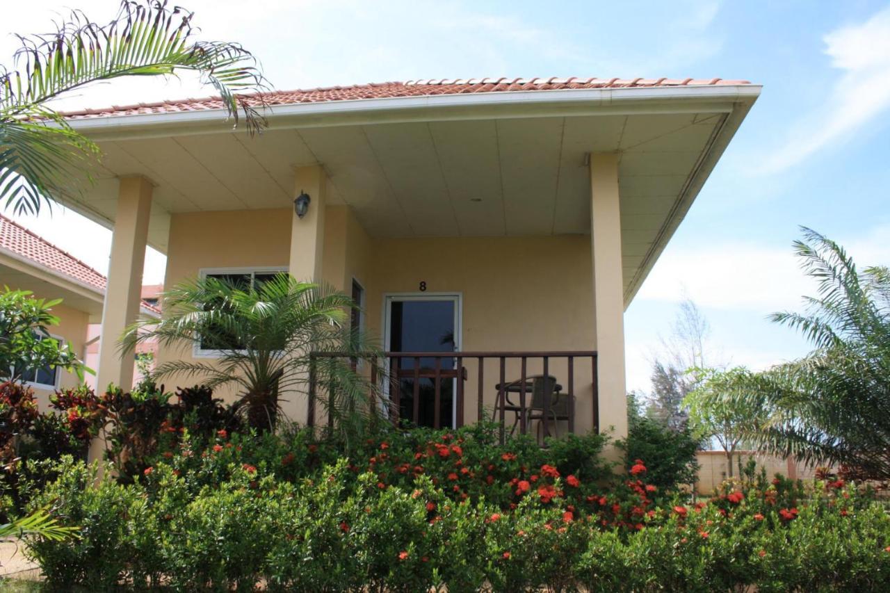 Ao Thai Resort Sathing Phra Eksteriør billede