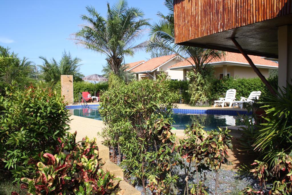 Ao Thai Resort Sathing Phra Eksteriør billede